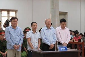 Các bị cáo tại tòa