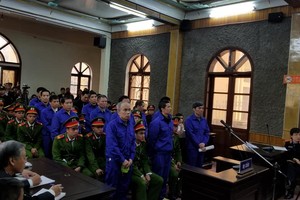 Bồi thường “thừa” tiền tỷ Dự án thủy điện Sơn La: Hoãn tòa vì bị cáo vắng mặt