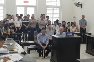 Các bị cáo tại phiên tòa