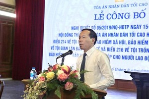 Ông Ngô Trí Tuệ, Phó Chánh án Tòa án nhân dân Tối cao công bố Nghị quyết 05