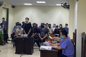 Xét xử nhóm “tổ lái” quanh hồ Hoàn Kiếm giữa đại dịch Covid-19