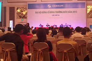 ĐHCĐ Eximbank: Tranh cãi nảy lửa và kéo dài