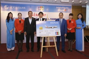Thỏa sức bay với thẻ Jetstar - Eximbank JCB