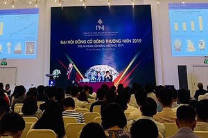 ĐHĐCĐ PNJ: Cổ đông thắc mắc về vấn đề liên quan đến Ngân hàng Đông Á