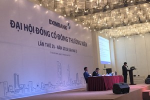 ĐHCĐ Eximbank tiếp tục hủy, tân Chủ tịch HĐQT cảm thấy “xấu hổ” với cổ đông vì để xảy ra tình trạng mất đoàn kết