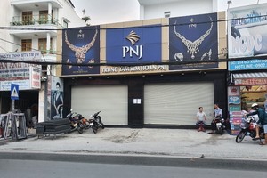 PNJ đóng nhiều cửa hàng nữ trang vàng vì dịch trong 15 ngày cách ly xã hội
