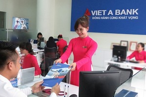 Lợi nhuận bán niên sau kiểm toán của VietABank giảm 30% do dự phòng tăng cao