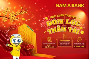 Nam A Bank tặng lộc xuân cho khách hàng giao dịch đầu năm