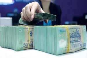 Ngân hàng bước vào cuộc đua giảm lãi suất cho vay để được cấp room tín dụng nhiều hơn
