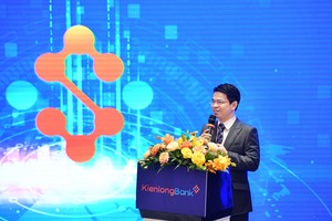 Ông Trần Ngọc Minh – Thành viên HĐQT kiêm Tổng giám đốc KienlongBank phát biểu tại buổi lễ công bố vận hành thành công hệ thống ngân hàng lõi mới
