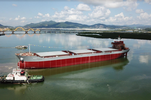 Hòa Phát (HPG) hạ thủy tàu HPS-01 tải trọng 24.500 tấn