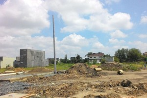 Gần Dự án Sây bay Quốc tế Long Thành xuất hiện ngày càng nhiều khu đất nền chào bán. Ảnh: G.H