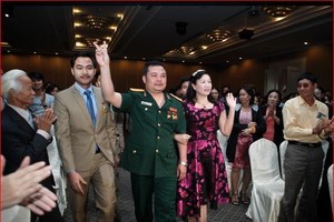 Bị can Lê Xuân Giang (mặc quân phục) tại một cuộc hội thảo của Liên kết Việt