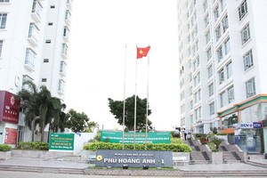Người dân chung cư Phú Hoàng Anh treo băng-rôn yêu cầu chủ đầu tư giao toàn bộ tiền bảo trì còn lại cho Ban Quản trị