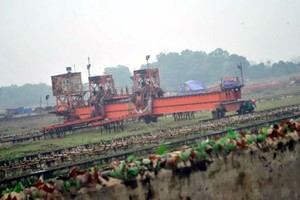 Nhà máy gang thép Thái Nguyên giai đoạn 2 hoang tàn vì bị phơi nắng 4 năm. Ảnh: HD