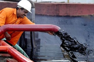 Thị trường dầu lửa: Tình trạng dư cung sẽ biến mất vào cuối năm nay