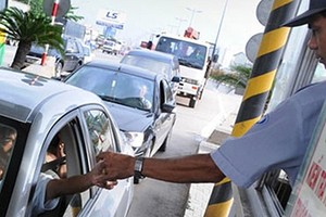 Phí đường bộ và BOT cần được điều chỉnh hợp lý để giúp doanh nghiệp giảm chi phí. (Ảnh minh họa)