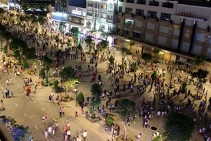 Phố đi bộ Nguyễn Huệ hiện đã được phủ sóng wifi miễn phí. Ảnh: Hoàng Trường