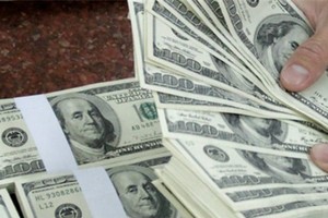 Sáng 22/6, tỷ giá trung tâm tăng 2 đồng/USD, giá vàng "rơi tự do"