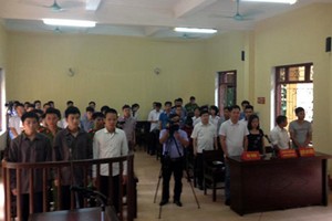 Toàn cảnh phiên tòa.