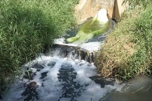 Thời gian gần đây, liên tiếp phát hiện nhiều công ty vi phạm quy định về xả thải (Ảnh minh họa)