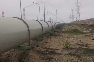 Hệ thống đường ống từ Formosa xả thải xuống biển Vũng Áng