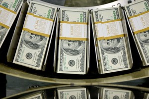 Sáng ngày 14/7, tỷ giá trung tâm giảm nhẹ, vàng lặng sóng