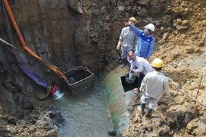 ừ năm 2012 đến nay, đường ống dẫn nước sông Đà - Hà Nội bị vỡ 18 lần. Ảnh: Thanh Hà