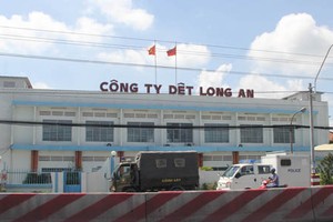 Trụ sở Công ty Dệt Long An. Ảnh: Hoàng Nam