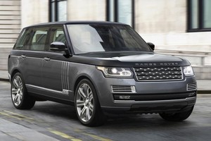 Xe sang nhập khẩu diện biếu tặng ở các cục hải quan địa phương bị Tổng cục Hải quan phát hiện chênh giá nhau lớn.