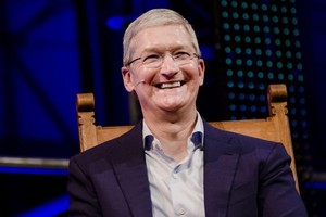 Sau 5 năm làm CEO của Apple, Tim Cook kiếm được số cổ phiếu trị giá 373 triệu USD tính theo giá thị trượng ngày hôm qua