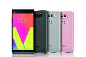 Camera kép nằm ở lưng với phím vân tay bên dưới.