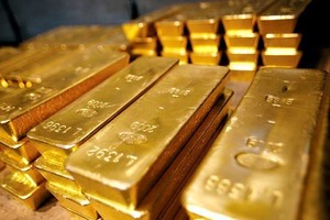 Sáng ngày 10/9, giá vàng tiếp tục lao dốc