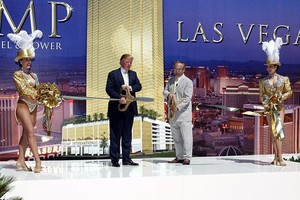 Cuộc sống của tỷ phú luôn gắn liền với vàng