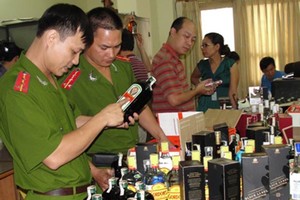Rượu là loại mặt hàng dễ bị làm giả nhất (Ảnh minh họa)
