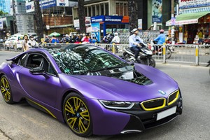 BMW i8 độ màu tím tại Sài Gòn. Ảnh: H2 Decal.