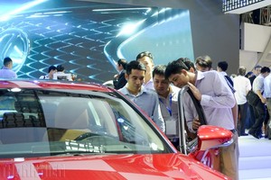 Các hãng ôtô đua nhau khuyến mãi sâu dịp Tết