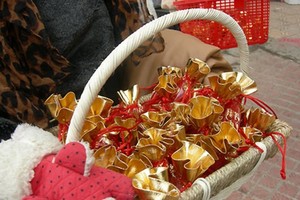 Doanh nhân thường mua gì cầu may đầu năm