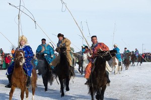 Cuộc đua lạc đà kỳ thú của người Mông Cổ