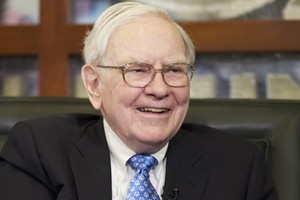 Buffett đã tăng mua cổ phiếu sau khi ông Trump đắc cử. Ảnh: Forbes