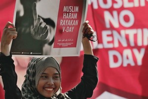 Pakistan cấm kỷ niệm Ngày Valentine. Ảnh: AP