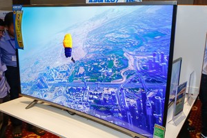 TV màn hình cong thương hiệu Việt giá từ 6 triệu đồng