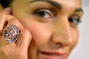 Viên kim cương đắt nhất lịch sử sắp được đấu giá