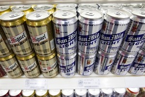 San Miguel muốn tận dụng sức tăng trưởng của thị trường bia Việt Nam. Ảnh: Bloomberg