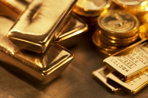 Sáng 13/4, giá vàng tiếp tục leo cao, tỷ giá USD ổn định