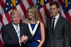 Tổng thống Mỹ Trump và vợ chồng con gái Ivanka, Jared Kushner. Ảnh: Rex