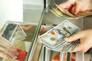 Sáng 28/4, giá vàng phục hồi nhẹ, tỷ giá trung tâm đạt kỷ lục mới