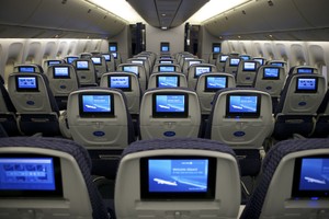 United Airlines sẽ bồi thường 10.000 USD cho khách chịu nhường ghế