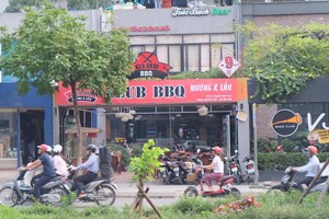 Dự án cống hoá phục vụ lợi ích cộng đồng nhanh chóng thành nơi buôn bán kinh doanh - Ảnh đăng trên báo Tiền phong.