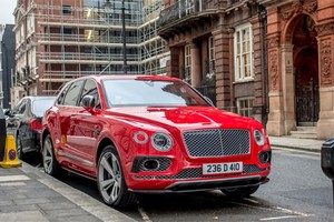 Bentley Bentaga - mẫu SUV siêu sang nằm trong top 3 doanh số.